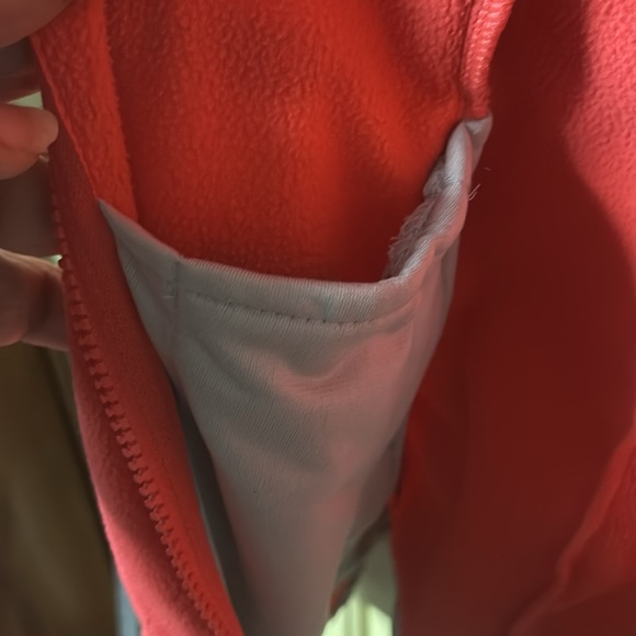 The North Face women’s fleece jacket in a medium size - Picture 12 of 13